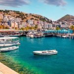 Mot i kthjellët me vranësira lokale