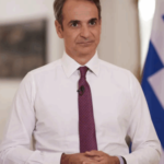 Rritja e çmimeve të karburanteve, Mitsotakis shpall paketën 300 milionë euro me masa lehtësuese