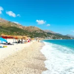 “Fox News”: Turistët amerikanë zgjedhin Shqipërinë si destinacionin bregdetar ekonomik, mes tensioneve në LM