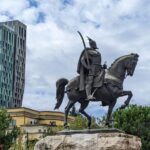 “Skyscanner”: Tirana mes ngjyrave dhe historisë – 10 atraksionet që nuk duhen humbur