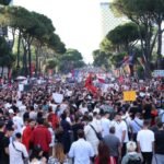 Tiranë, qytetarët në ditën e pestë të protestës kundër projektit në Zvërnec