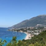 Në fshatrat e bardhë të Rivierës blu, nga Dhërmiu në Vuno