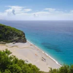  Himara mes destinacioneve më të kërkuara nga britanikët për verën e 2026-ës