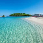 “Turisti per Caso”: Ksamili, destinacioni shqiptar që po kryeson listat turistike të Evropës për verën 2026