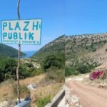 Kakome. Banorët shtrojnë vetë rrugën drejt plazhit, i ftojnë të gjithë: Tani kalojnë edhe makinat e vogla, ejani sepse është falas