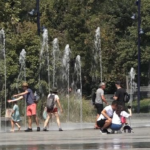 Temperaturat e larta, mjeku Bitri apel qytetarëve: Shmangni daljet në orët e pikut dhe hidratohuni