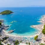 Ksamil. Policia shpëton jetën e pesë turistëve suedezë.