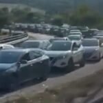  Kakavije. Rikthehen radhët kilometrike, fluks i lartë udhëtarësh dhe mjetesh në kufirin Shqipëri-Greqi!