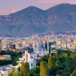 “Notre Temps”: Shqipëria, një destinacion përtej itinerareve tradicionale të Evropës